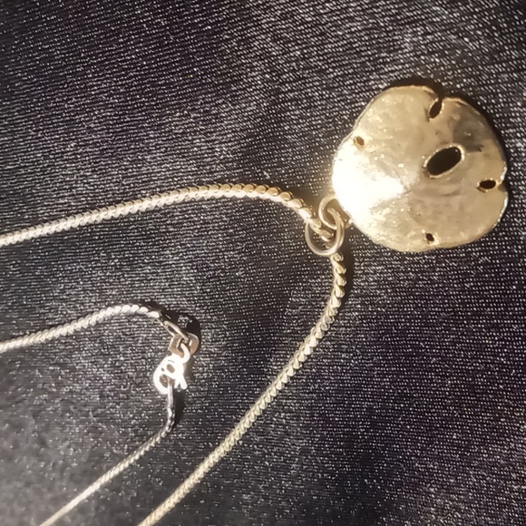 Vintage Gold tone sand dollar necklace 18 inch chain excellent condition. - Picture 2 of 3